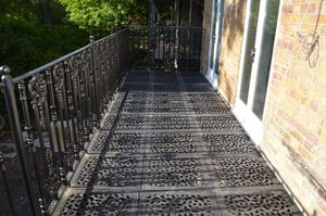 balcone a sbarre 1