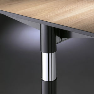 scrivania impiallacciata in legno / moderna / contract / ad altezza regolabile