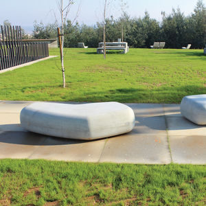 panca per spazi pubblici design organico