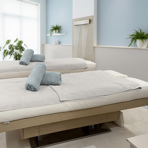 lettino per massaggi elettrico