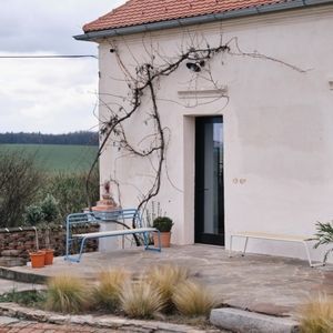 panca per spazi pubblici contemporanea