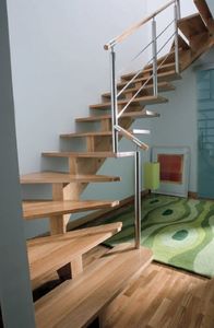 scala a U / con struttura in legno / con gradini in legno / senza alzata
