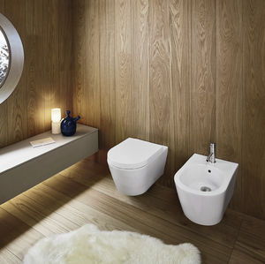 bidet sospeso / in ceramica