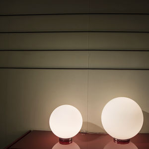 lampada da tavolo / moderna / in ferro / in vetro