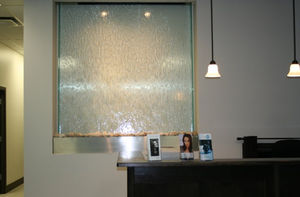 muro d'acqua in vetro