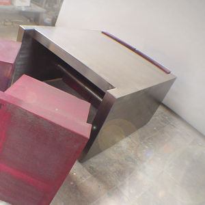 tavolino basso contemporaneo