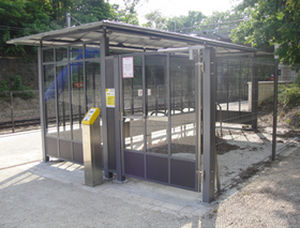 pensilina per biciclette sicura