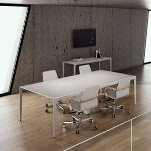 tavolo da riunione moderno / in legno / in ghisa di alluminio / in vetro