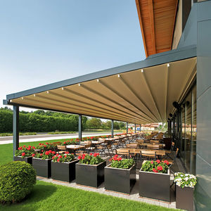 pergola addossata