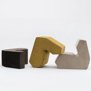 pouf design originale / in velluto / modulare / per edifici pubblici