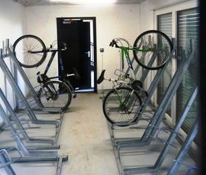 rastrelliera per biciclette a pavimento 1