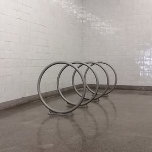 rastrelliera per biciclette a pavimento 1