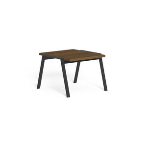 tavolo d'appoggio moderno / in iroko / con supporto in alluminio / quadrato