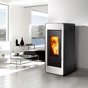 stufa a pellet / in acciaio / moderna / 0 - 5 kW