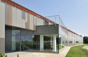 rivestimento di facciata a doghe / in composito / isolante / verticale