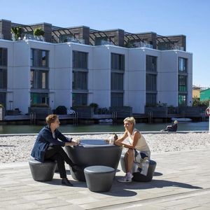 tavolo da picnic contemporaneo 1