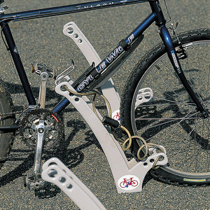 rastrelliera per biciclette a pavimento