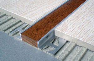 profilo di separazione in legno / in alluminio / per piastrelle / con listelli di decorativi