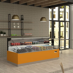 vetrina refrigerata con scaffali
