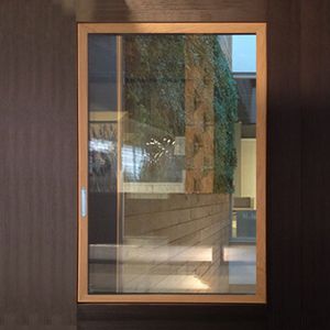 finestra in legno