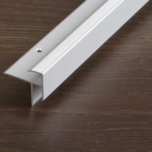 profilo di finitura in alluminio anodizzato