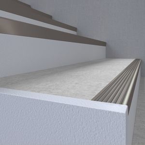 profilo per gradini in PVC 1