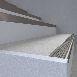 profilo per gradini in PVC 1