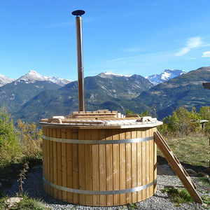 vasca per bagni caldi all'aperto