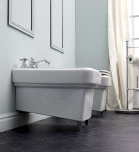 bidet sospeso