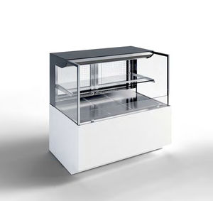 vetrina refrigerata con scaffali