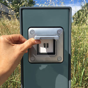 stazione di ricarica USB