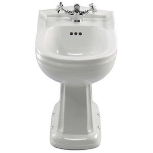 bidet in porcellana