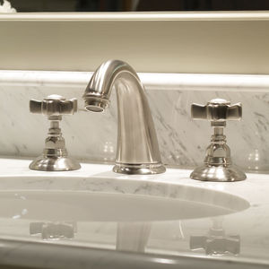 rubinetto per lavandino / da appoggio / in ottone / standard