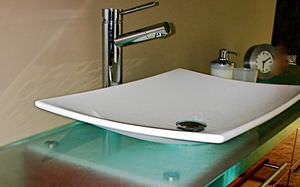 piano lavabo in vetro 1