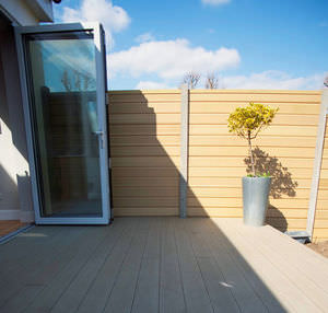 recinzione da giardino / a sbarre / in legno composito