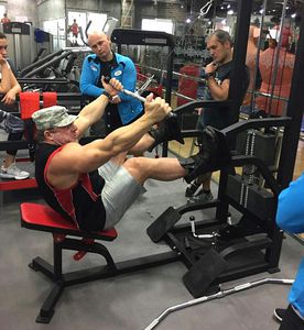 attrezzo per bodybuilding trazione al pulley