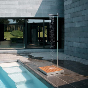 doccia da giardino per piscina