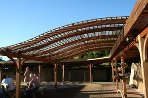 pergola addossata