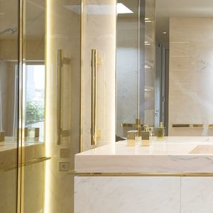 scaldasalviette ad acqua calda