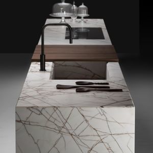isola cucina in marmo 1