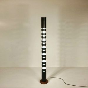 colonna luminosa contemporanea