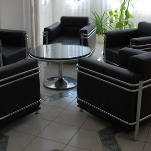 tavolino basso contemporaneo