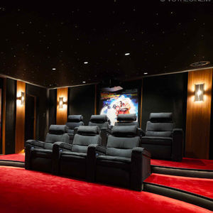 sala di home cinema privata