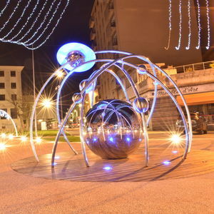 scultura in acciaio inossidabile