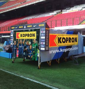 tunnel telescopico per campo sportivo