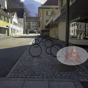 rastrelliera per biciclette a pavimento
