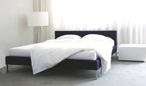 letto matrimoniale / moderno / imbottito / con testiera