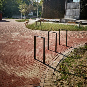 rastrelliera per biciclette a pavimento 1