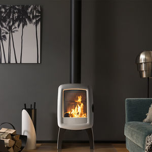 stufa a legna / in ghisa / moderna / 0 - 5 kW
