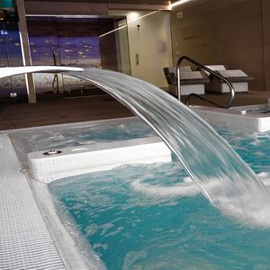cascata per piscina